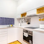 아파트 Whome Downtown 224 In Notch Location W/ Ac & Wi-fi 리스본